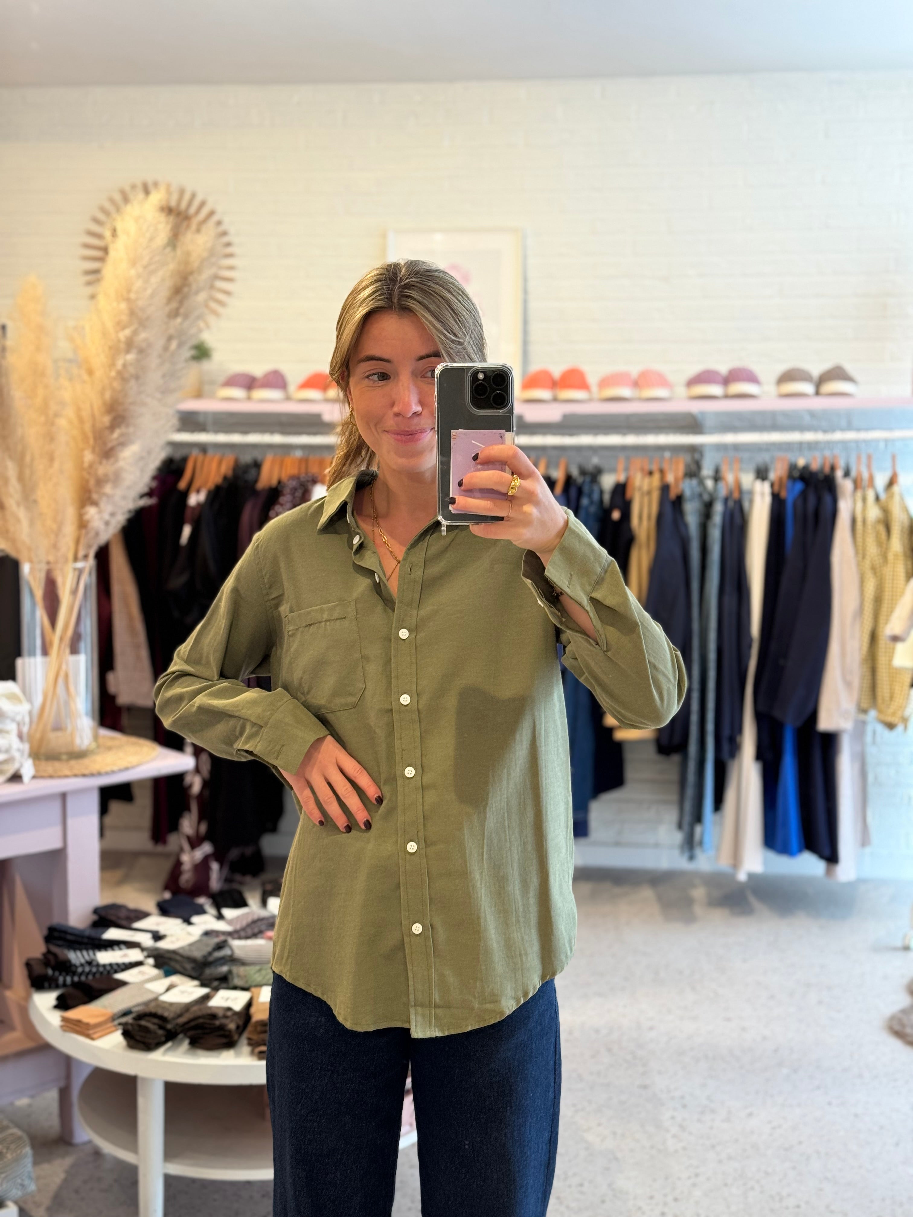 Basic khaki hemd