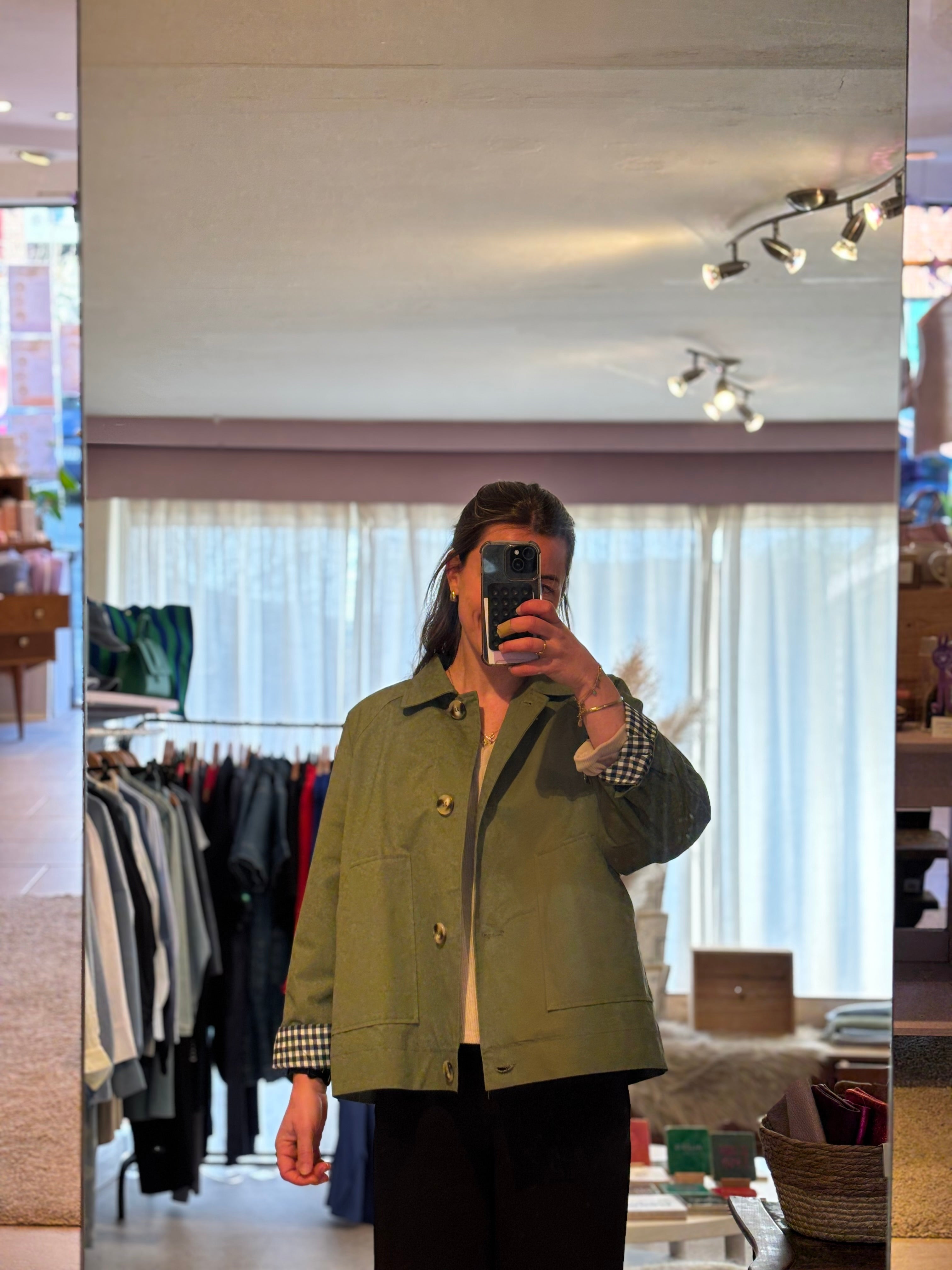 Korte trench khaki