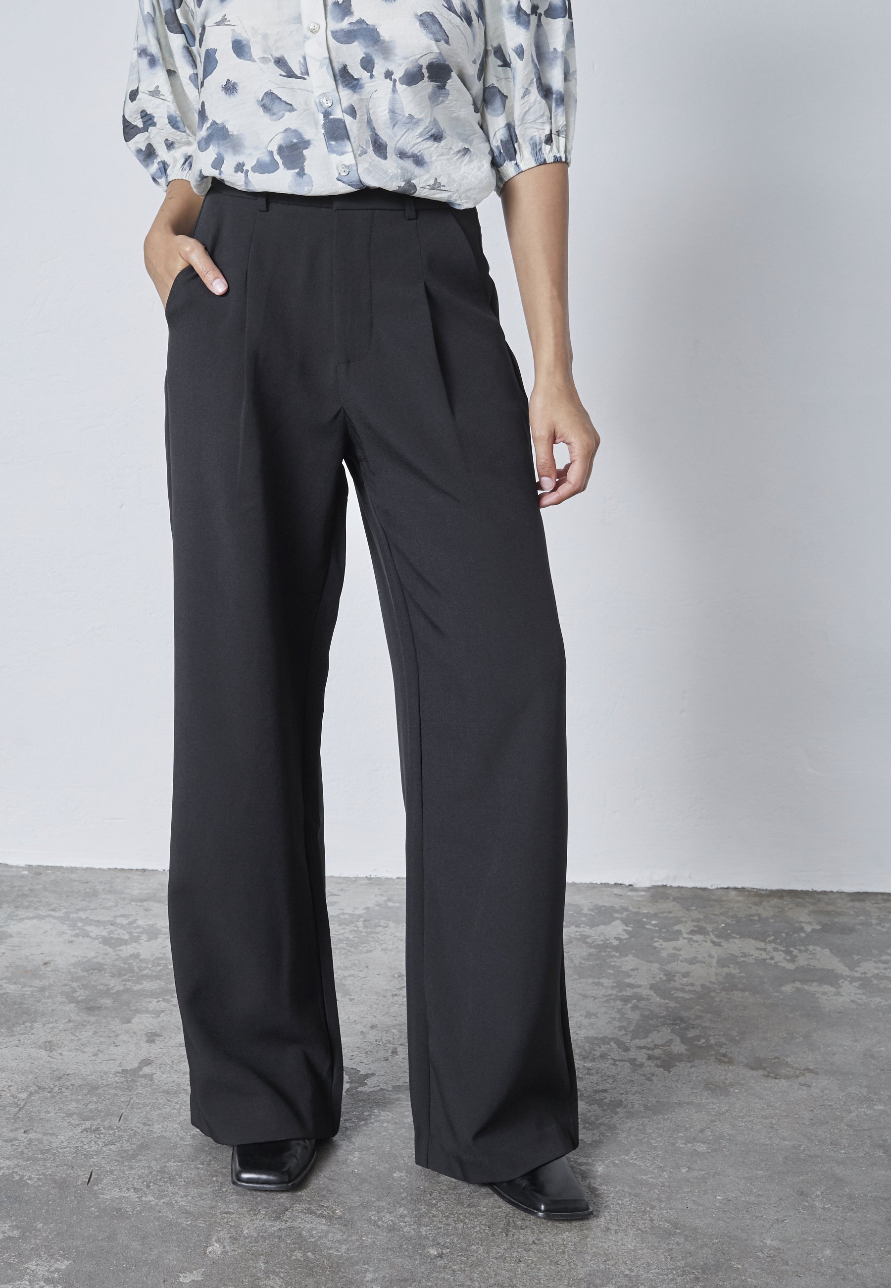 Great black pants
