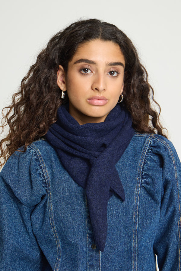 Gry scarf