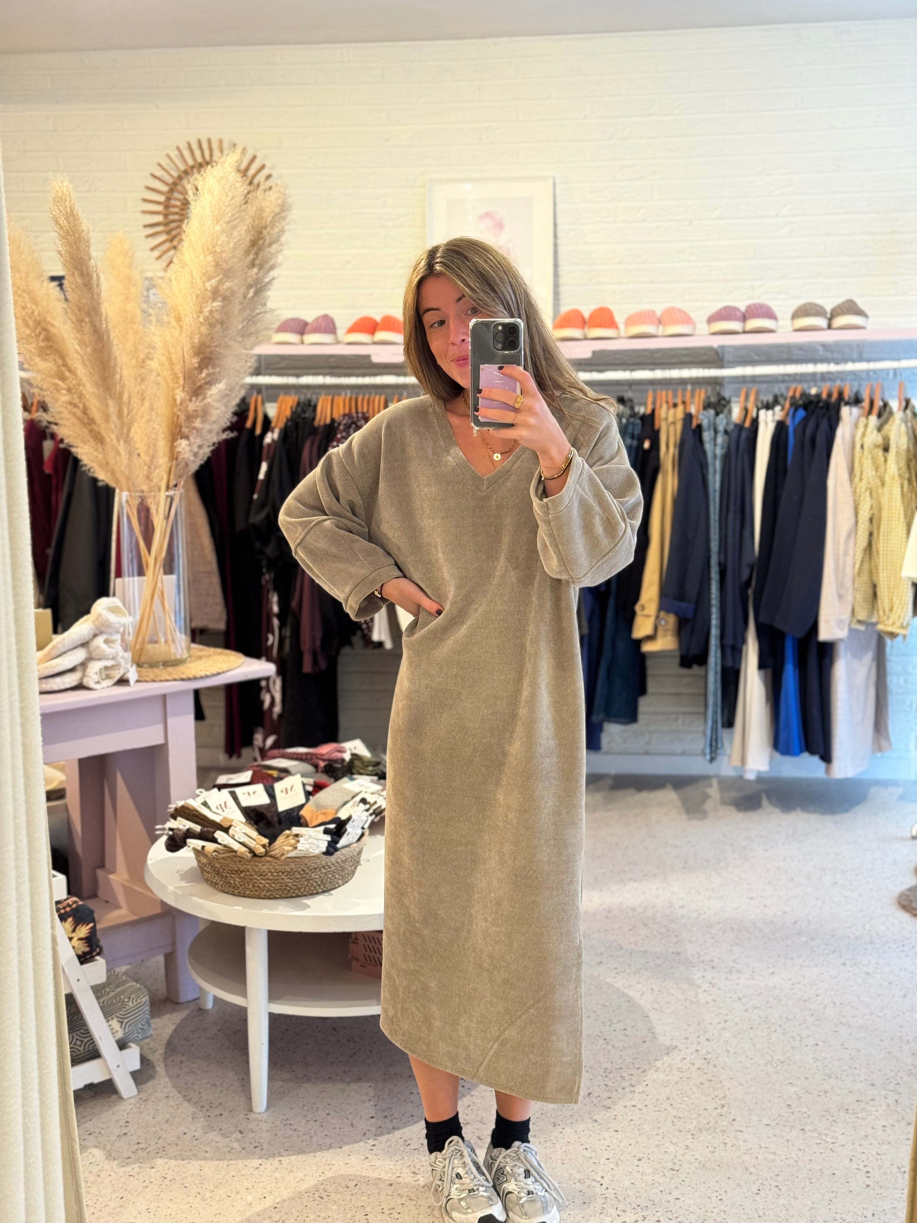 Loies dress