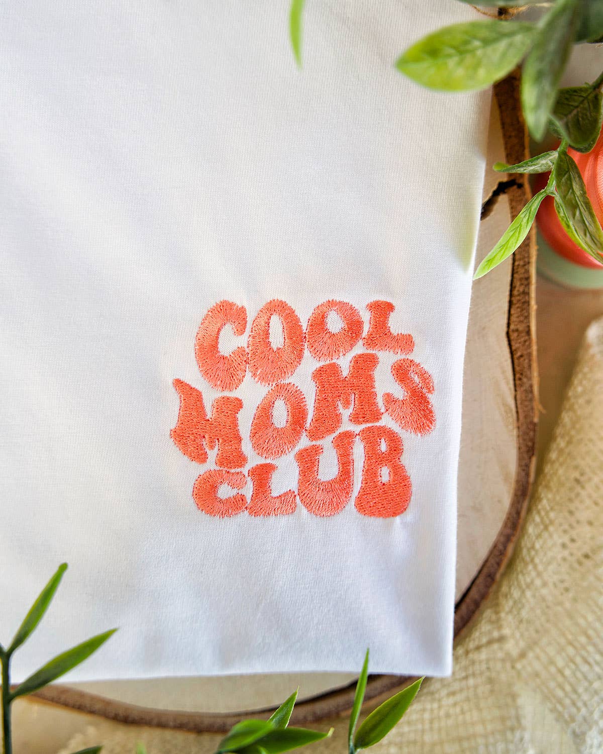 Geborduurd T-shirt - Cool Moms Club